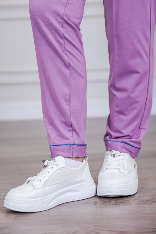 بيجامة عاملة قطعتين مبطنة متعددة الألوان بلوزة بياقة مطوية و بجيوب و أزرار من الأمام مع بنطلون طويل