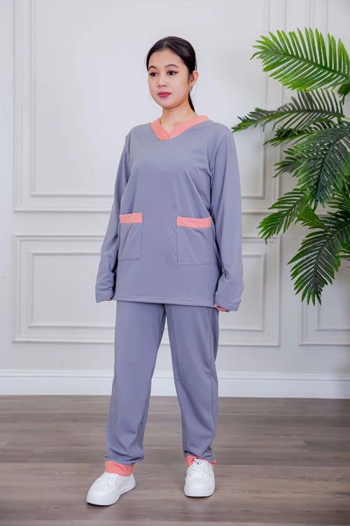 بيجامة عاملة قطعتين مبطنة متعددة الألوان بلوزة بياقة قصة سبعة و بجيوب من الأمام بأكمام طويلة مع بنطلون طويل