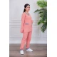 بيجامة عاملة قطعتين مبطنة متعددة الألوان بلوزة بياقة قصة سبعة و بجيوب من الأمام بأكمام طويلة مع بنطلون طويل