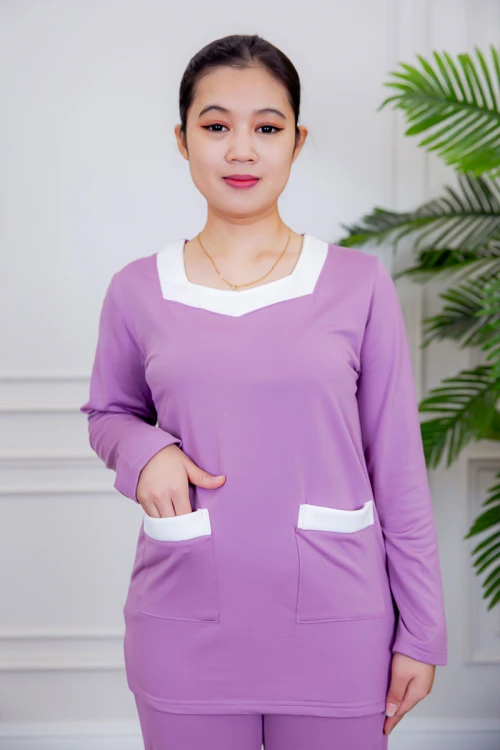 بيجامة عاملة قطعتين مبطنة متعددة الألوان بلوزة بياقة مربعة و بجيوب من الأمام بأكمام طويلة مع بنطلون طويل