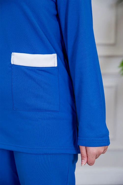 بيجامة عاملة قطعتين مبطنة متعددة الألوان بلوزة بياقة مربعة و بجيوب من الأمام بأكمام طويلة مع بنطلون طويل