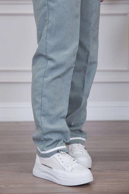 بيجامة عاملة قطعتين متعددة الألوان بلوزة بياقة مطوية بأزرار و جيوب من الأمام بأكمام طويلة مع بنطلون طويل