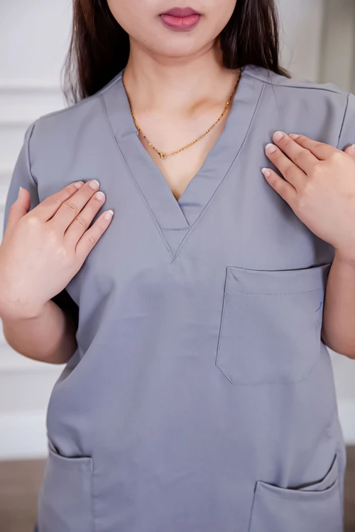 سكراب-طبي-قطعتين-متعدد-الألوان-بلوزة-بياقة-قصة-سبعة