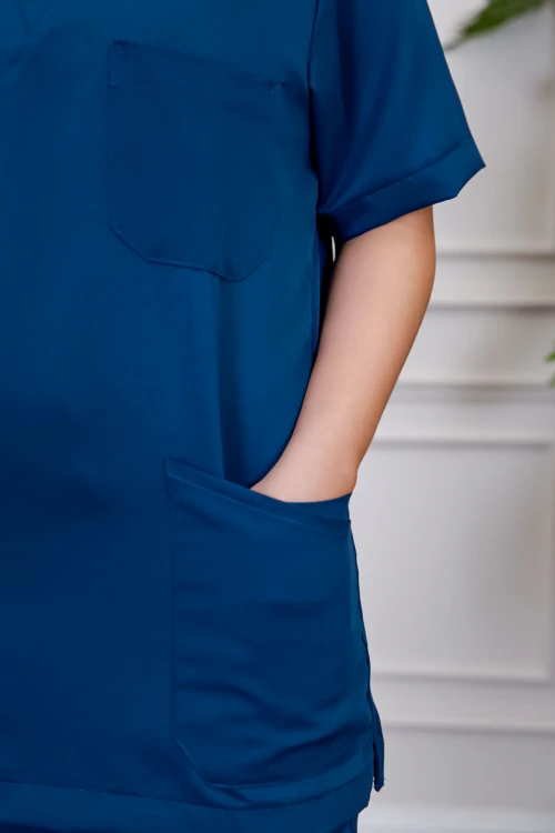 سكراب-طبي-قطعتين-متعدد-الألوان-بلوزة-بياقة-قصة-سبعة