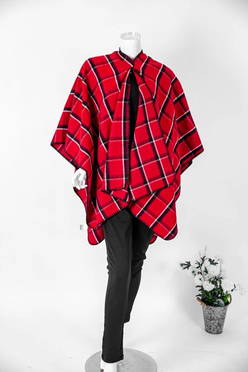 شال شتوي نسائي كاروهات لون أحمر مزين بخيوط باللون الأسود و الأبيض