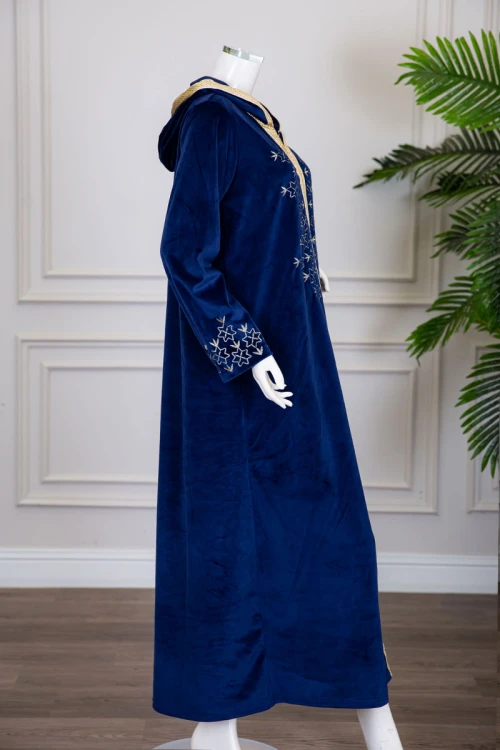 قميص نسائي شتوي طويل لون كحلي بتطريز ذهبي ياقة بقبعة متصلة و بأكمام طويلة