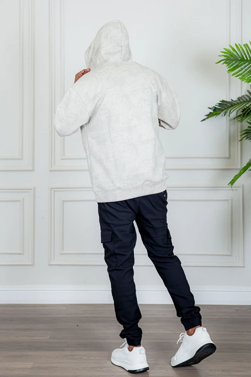 بلوفر رجالي شتوي لون بيج بنقوش باللون الرمادي قبعة متصلة برباط و أكمام طويلة مع جيب الكنغر