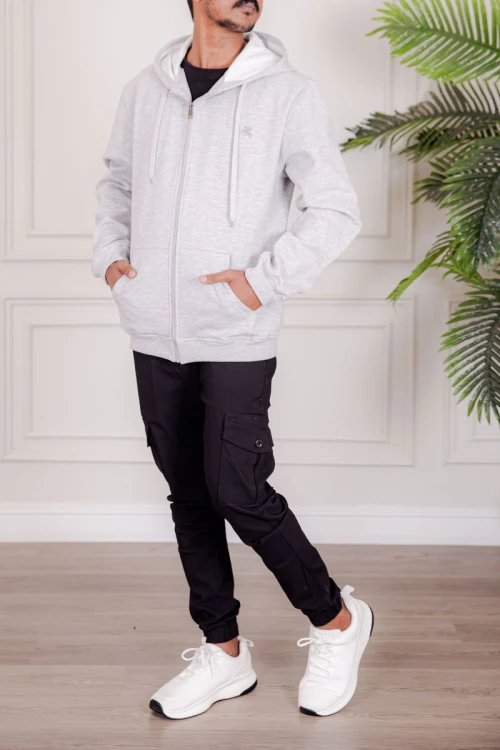 جاكت رجالي شتوي لون رمادي فاتح قبعة متصلة برباط و بسحاب من الأمام مع جيب الكنغر و بأكمام طويلة