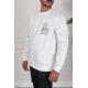 بلوفر رجالي شتوي لون أبيض مزين برسومات و كتابات من الأمام و الخلف و بأكمام طويلة