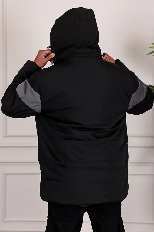 جاكيت رجالي شتوي لون أسود بقبعة رأس منفصلة قابلة للتركيب بجيوب و سحاب من الأمام و بأكمام طويلة