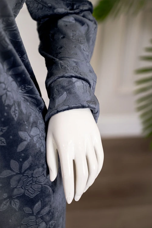 قميص نسائي شتوي طويل لون رصاصي مشجر ياقة بقبعة متصلة و بأكمام طويلة