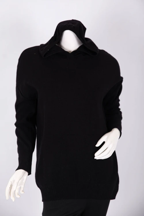 هودي نسائي صوف لون أسود بقبعة متصلة و أكمام طويلة