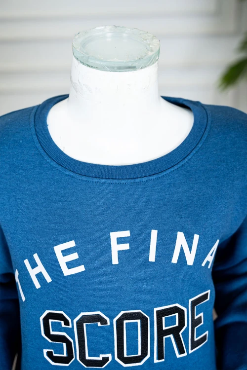 طقم-قطعتين-ولادي-شتوي-لون-أزرق-مزين-بكتابات-و-رسومات