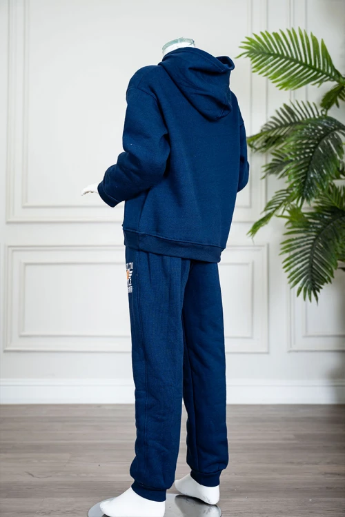 طقم-قطعتين-ولادي-شتوي-لون-كحلي-مزين-بكتابات-و-رسومات-