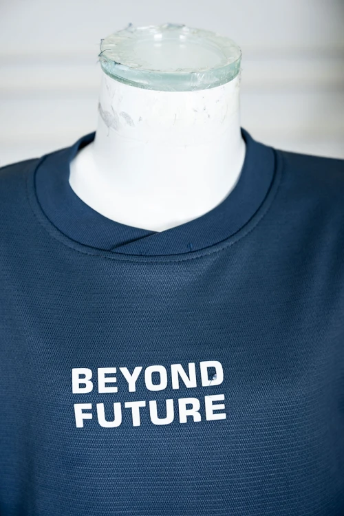 طقم-قطعتين-ولادي-شتوي-لون-كحلي-مزين-بكتابات-من-الأمام-بلوزة-