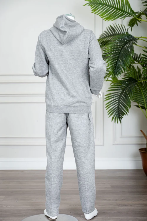 طقم-قطعتين-ولادي-شتوي-لون-رمادي-مزين-بكتابات-من-الأمام-بلوزة