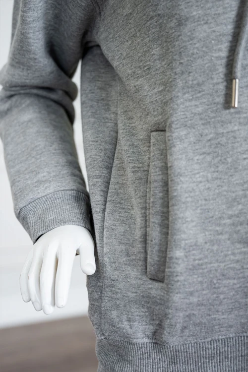 طقم-قطعتين-ولادي-شتوي-لون-رمادي-مزين-بكتابات-من-الأمام-بلوزة