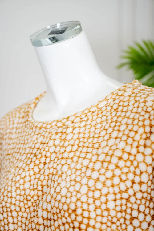 بيجاما نسائية شتوية قطعتين فرو متعددة الألوان منقطة باللون الأبيض ياقة دائرية و أكمام طويلة