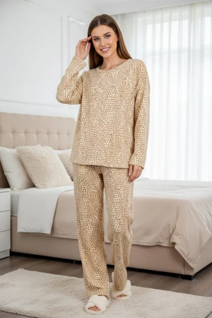 بيجاما نسائية شتوية قطعتين فرو متعددة الألوان منقطة باللون الأبيض ياقة دائرية و أكمام طويلة 