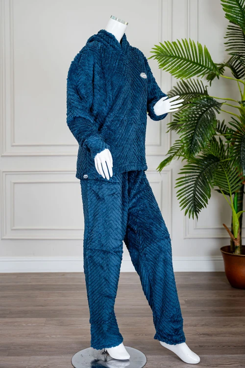 بيجاما نسائية شتوية قطعتين فرو متعدد الألوان ياقة بقبعة متصلة و أكمام طويلة