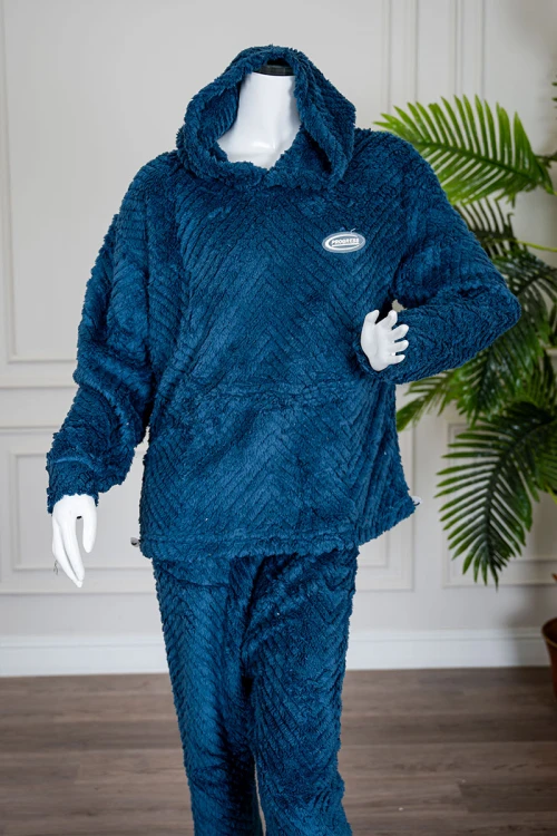 بيجاما نسائية شتوية قطعتين فرو متعدد الألوان ياقة بقبعة متصلة و أكمام طويلة