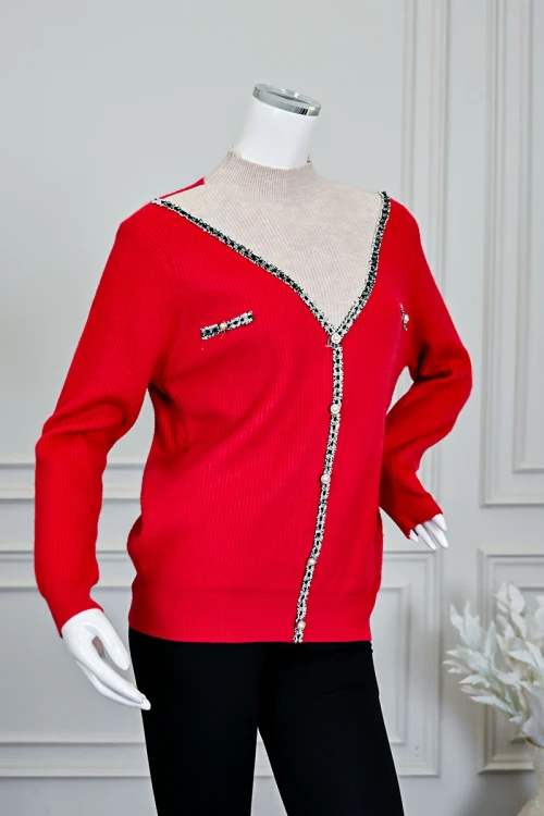 بلوزة نسائية شتوية حمراء بأزرار أمامية مع قطعة داخلية بيج