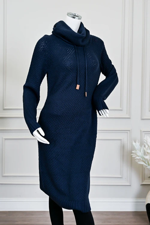 بلوزة نسائية شتوية صوف كحلي بقبعة متصله