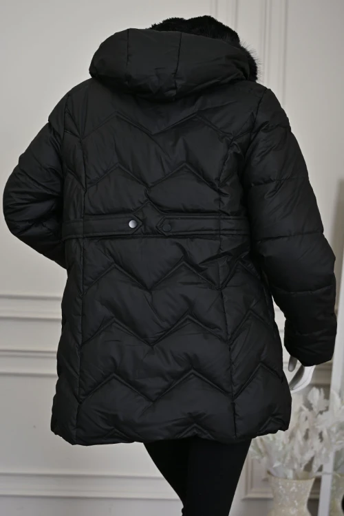 جاكيت نسائي شتوي لون أسود بقبعة منفصلة بفرو قابلة للتركيب و بسحاب و جيوب من الأمام