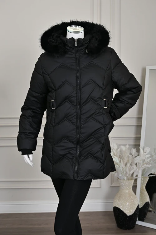 جاكيت نسائي شتوي لون أسود بقبعة منفصلة بفرو قابلة للتركيب و بسحاب و جيوب من الأمام