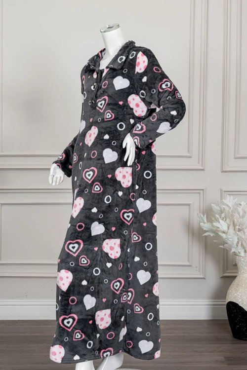 قميص نسائي طويل شتوي متعدد الاوان مزين برسومات ملونة ياقة مطوية و أزرار من الأمام و بأكمام طويلة