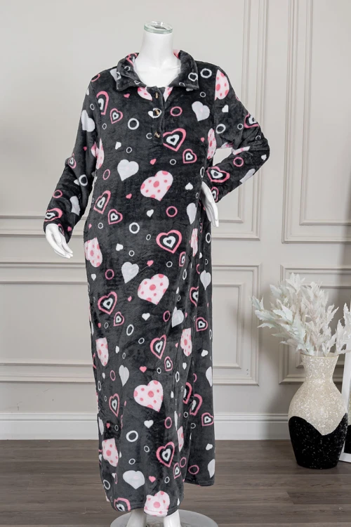 قميص نسائي طويل شتوي متعدد الاوان مزين برسومات ملونة ياقة مطوية و أزرار من الأمام و بأكمام طويلة