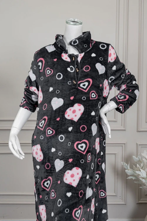 قميص نسائي طويل شتوي متعدد الاوان مزين برسومات ملونة ياقة مطوية و أزرار من الأمام و بأكمام طويلة