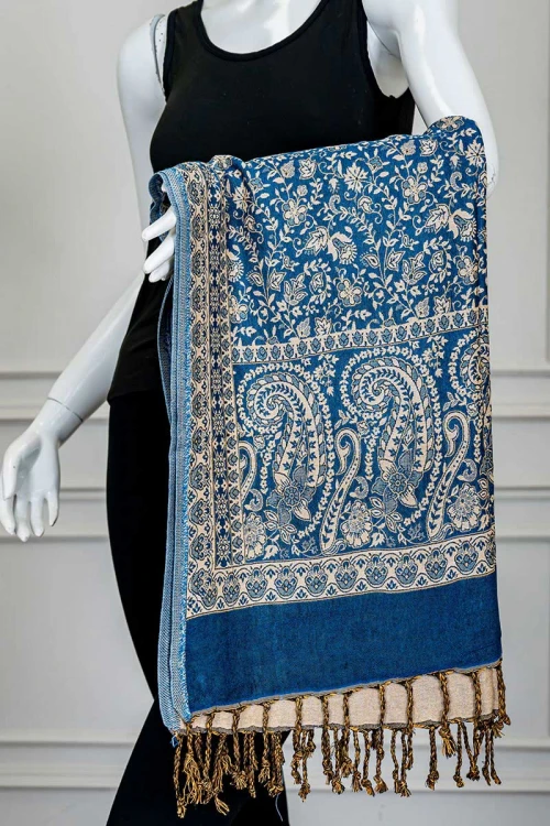 شال كشميري نسائي لون أزرق بنقوش باللون البيج