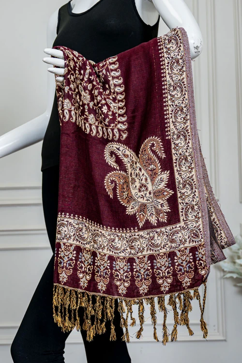 شال كشميري نسائي لون عودي بنقوش باللون البيج