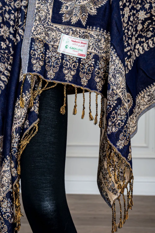 شال كشميري نسائي لون كحلي بنقوش باللون البيج