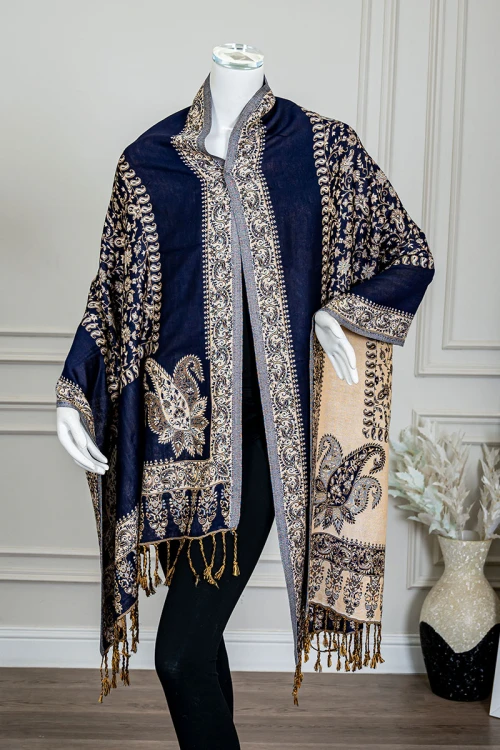 شال كشميري نسائي لون كحلي بنقوش باللون البيج