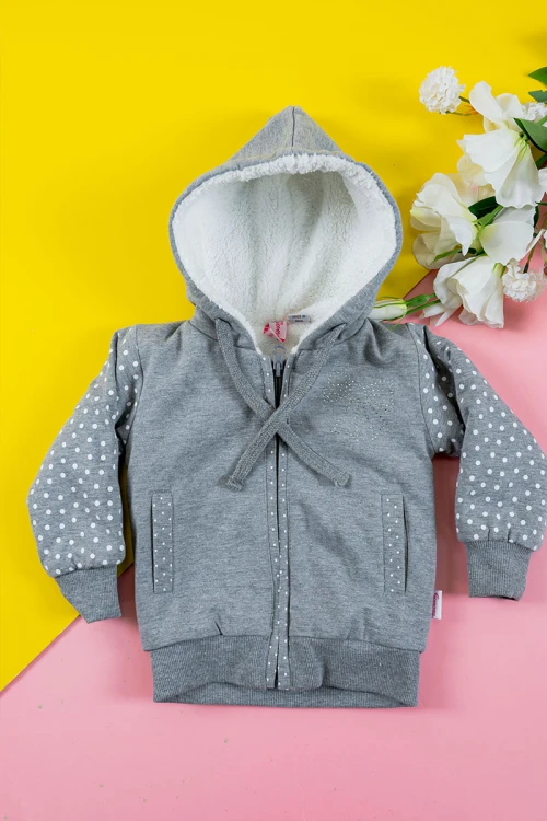بلوفر أطفال شتوي مبطن لون رصاصي منقط باللون الأبيض قبعة متصلة برباط و بسحاب و جيوب من الأمام و أكمام طويلة