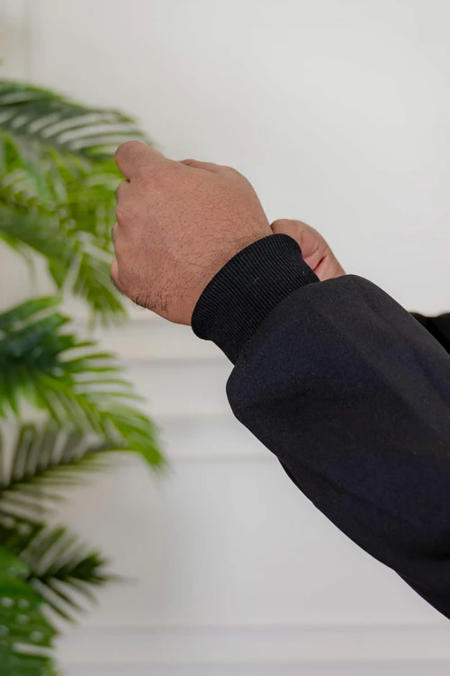 طقم-رجالي-شتوي-قطعتين-لون-أسود-ببلوفر-هودي-قبعة-متصلة