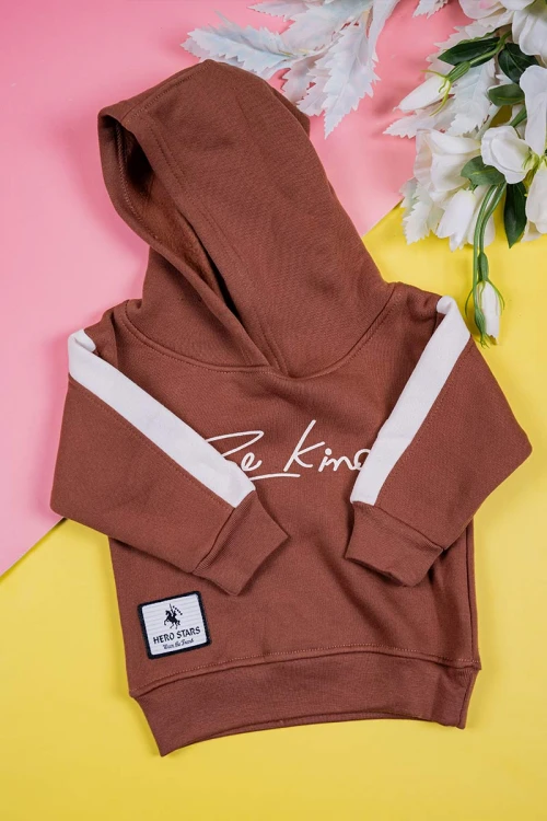 طقم-قطعتين-ولادي-لون-بني-مقلم-باللون-البيج-الفاتح-