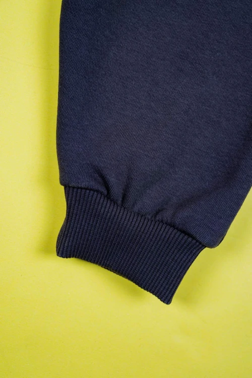 طقم-قطعتين-مواليد-بلوزة-لون-وردي-مزين-برسومات-