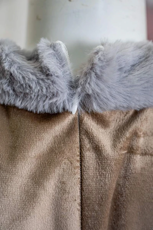 فستان-بناتي-طويل-متعدد-الألوان-مزين-بالفرو-في-الياقة-