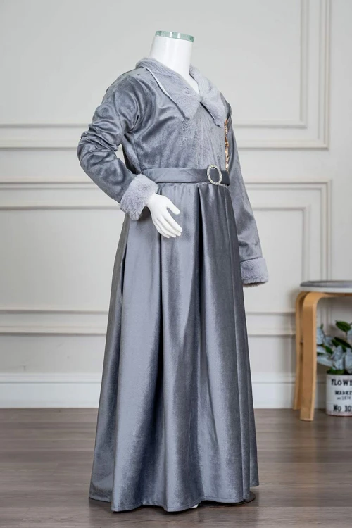 فستان-بناتي-طويل-متعدد-الألوان-مزين-بالفرو-في-الياقة-