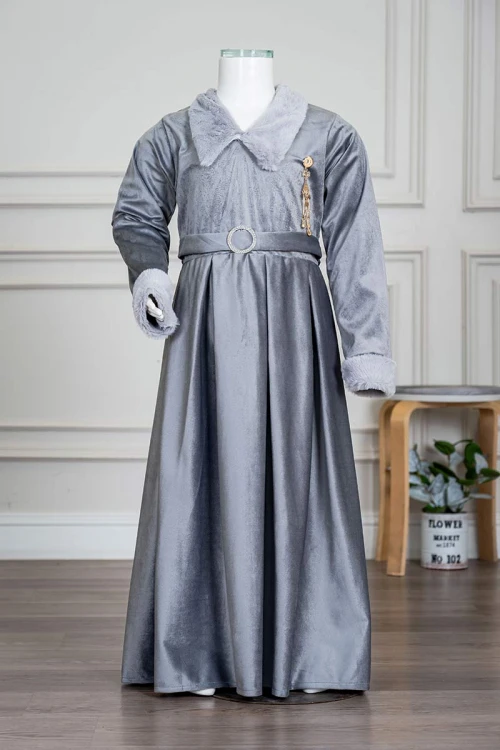 فستان-بناتي-طويل-متعدد-الألوان-مزين-بالفرو-في-الياقة-