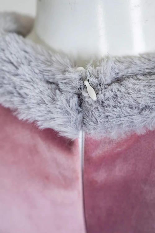 فستان-بناتي-طويل-متعدد-الألوان-مزين-بالفرو-في-الياقة-