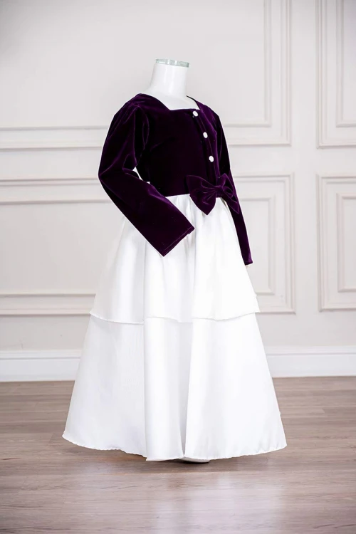 فستان بناتي طويل متعددة الألوان مزين بأزرار و فيونكة من الأمام ياقة مربعة و بأكمام طويلة و رباط في الخلف