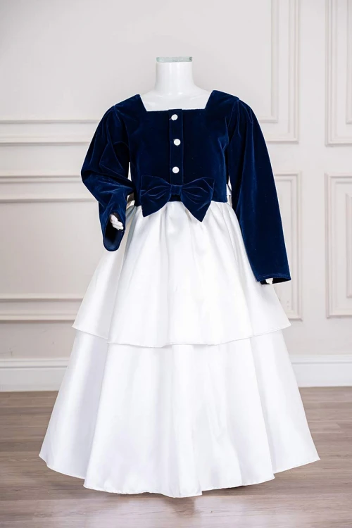 فستان بناتي طويل متعددة الألوان مزين بأزرار و فيونكة من الأمام ياقة مربعة و بأكمام طويلة و رباط في الخلف