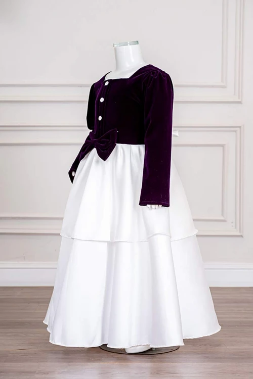 فستان بناتي طويل متعددة الألوان مزين بأزرار و فيونكة من الأمام ياقة مربعة و بأكمام طويلة و رباط في الخلف