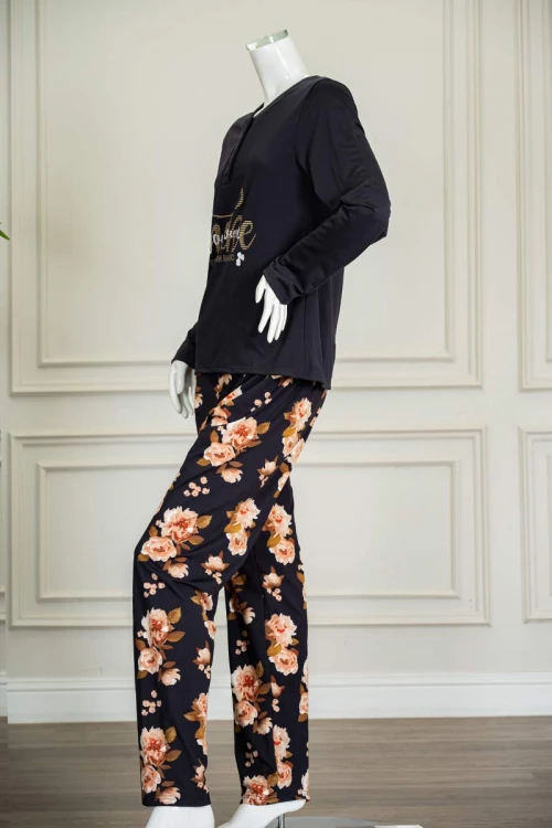 بيجاما-نسائية-قطعتين-لون-كحلي-ياقة-دائرية-بأزرار-مزينة-