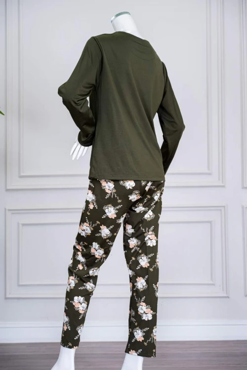 بيجاما-نسائية-قطعتين-لون-زيتي-ياقة-دائرية-بأزرار-مزينة-بكتابات-