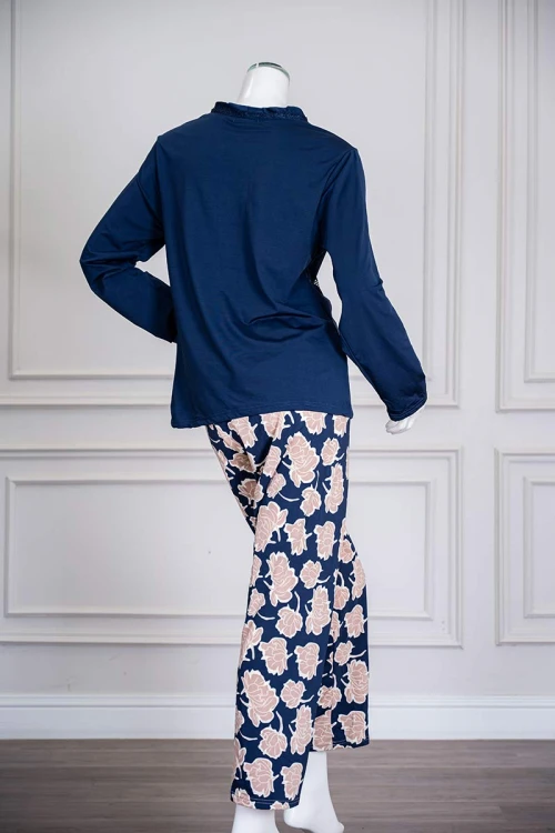 بيجاما-نسائية-قطعتين-لون-كحلي-برسومات-و-كتابات-من-الأمام-